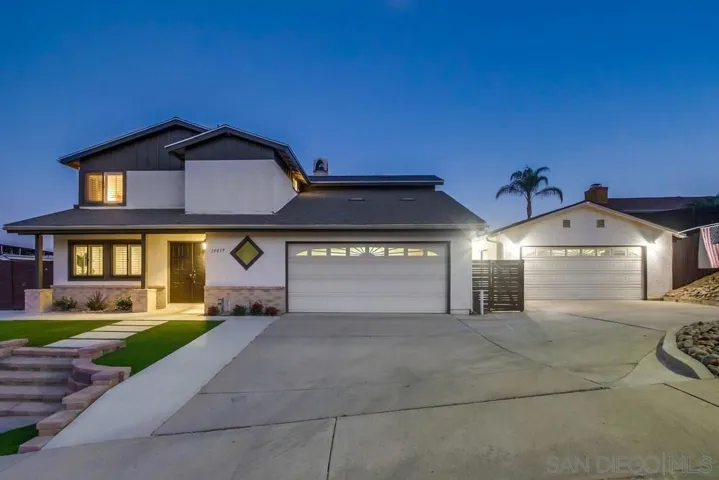 10039 Trenchard St, Santee, California 92071