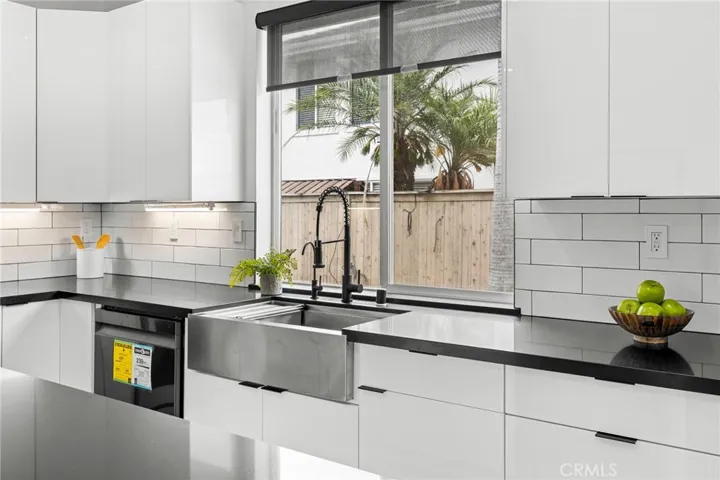 10 Bayview Drive, Buena Park, California 90621