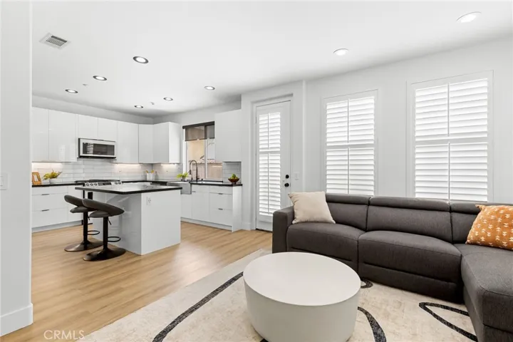 10 Bayview Drive, Buena Park, California 90621