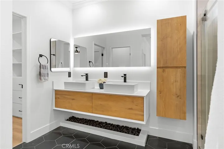 10 Bayview Drive, Buena Park, California 90621