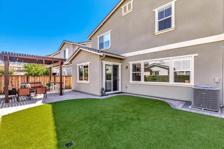 6758 Guitarfish Way, Newark, California 94560