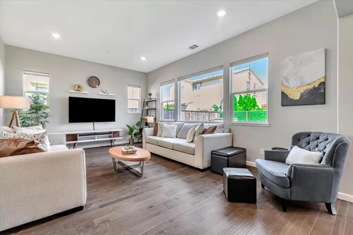 6758 Guitarfish Way, Newark, California 94560