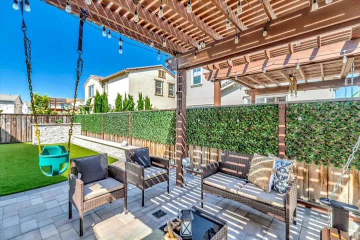 6758 Guitarfish Way, Newark, California 94560