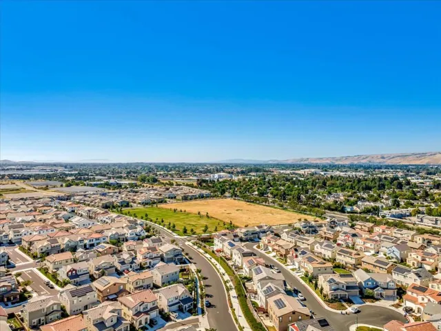 6758 Guitarfish Way, Newark, California 94560