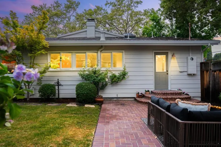 1211 College Avenue, Palo Alto, California 94306