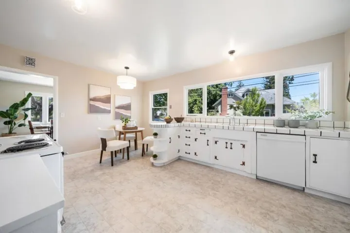 1211 College Avenue, Palo Alto, California 94306