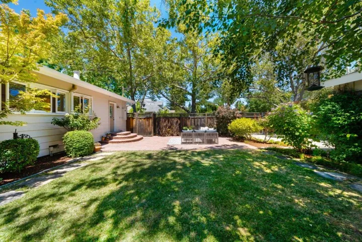1211 College Avenue, Palo Alto, California 94306