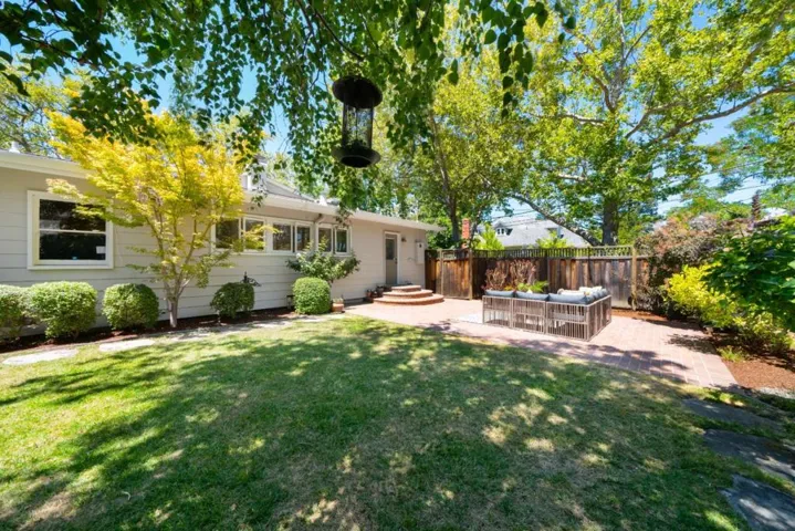 1211 College Avenue, Palo Alto, California 94306