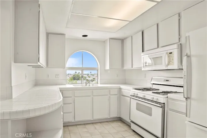 8304 Atlanta Avenue 201, Huntington Beach, California 92646