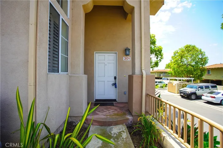8304 Atlanta Avenue 201, Huntington Beach, California 92646