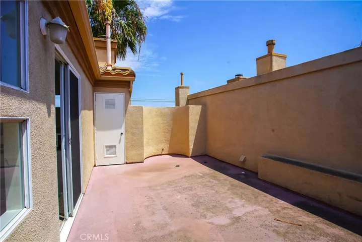 8304 Atlanta Avenue 201, Huntington Beach, California 92646