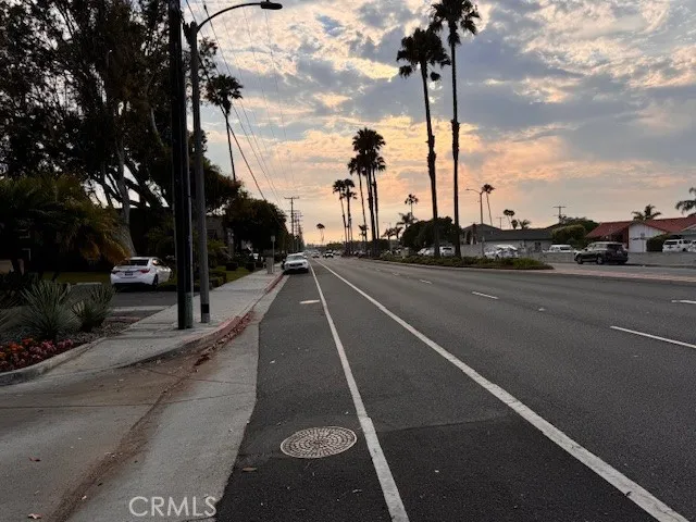 8304 Atlanta Avenue 201, Huntington Beach, California 92646