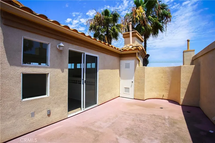 8304 Atlanta Avenue 201, Huntington Beach, California 92646
