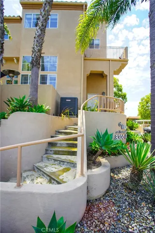 8304 Atlanta Avenue 201, Huntington Beach, California 92646