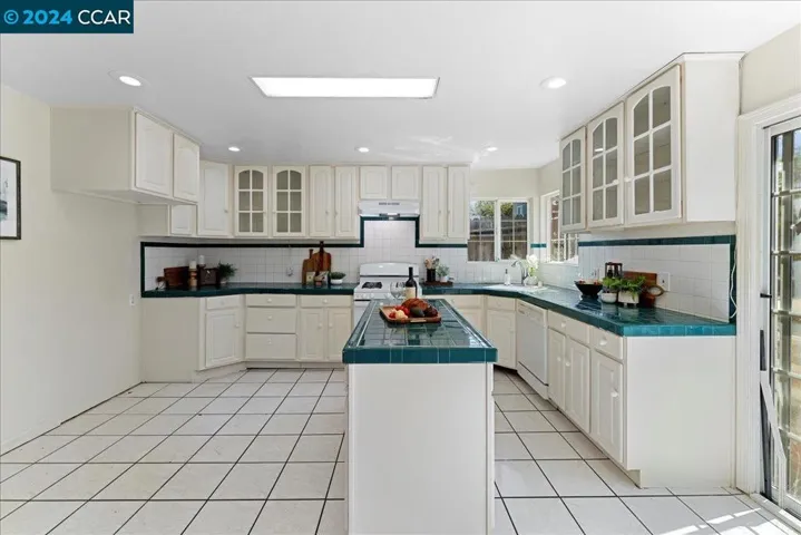 781 Santa Maria Rd, El Sobrante, California 94803