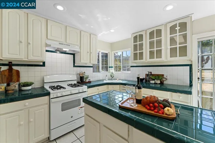 781 Santa Maria Rd, El Sobrante, California 94803