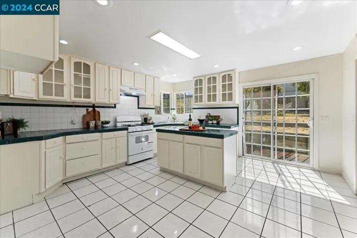 781 Santa Maria Rd, El Sobrante, California 94803