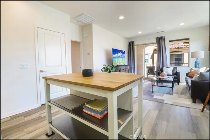 216 El Paseo, Lake Forest, California 92630