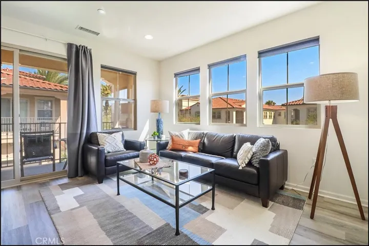 216 El Paseo, Lake Forest, California 92630