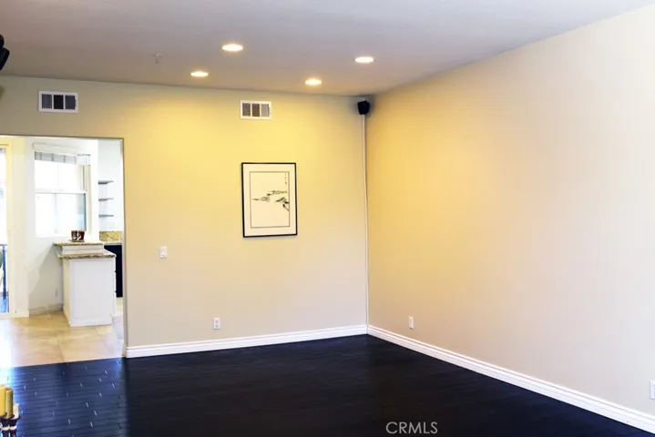 Diningroom, new floor will be put in,