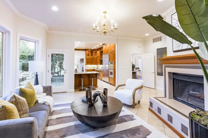 1045 Lassen, Menlo Park, California 94025