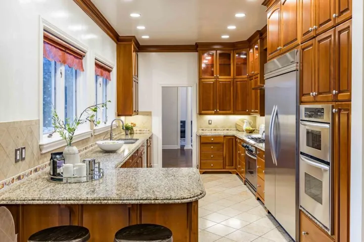 1045 Lassen, Menlo Park, California 94025