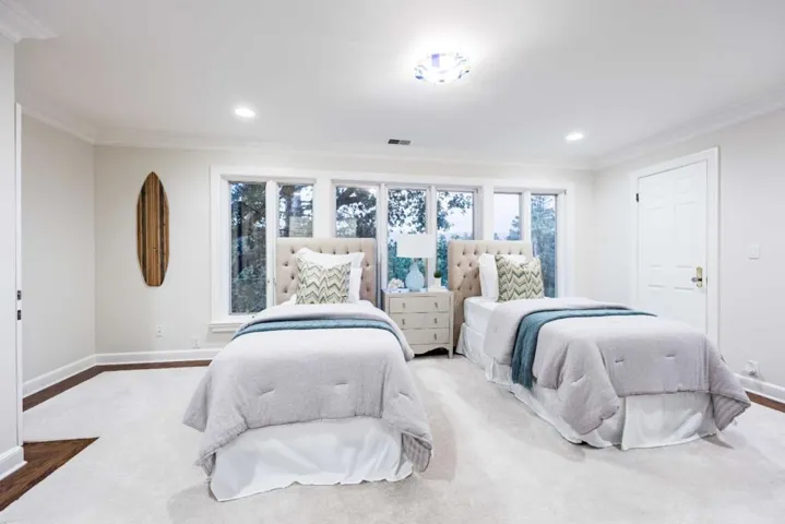 1045 Lassen, Menlo Park, California 94025