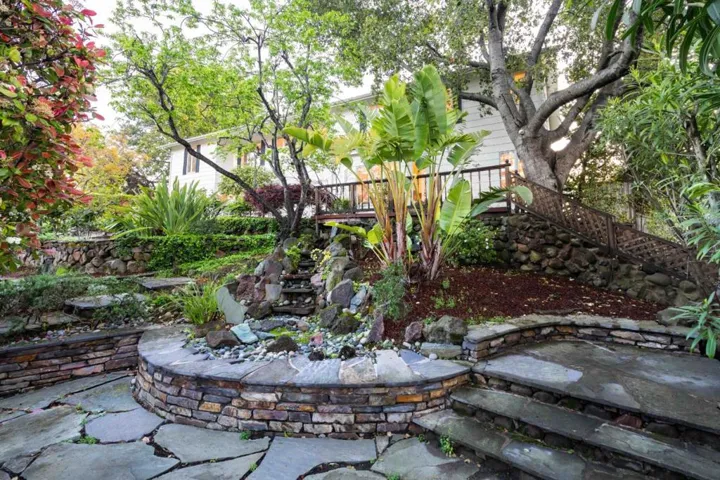 1045 Lassen, Menlo Park, California 94025