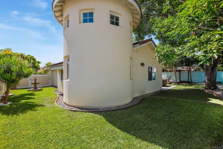 668 Thunderbird Dr, Oceanside, California 92057