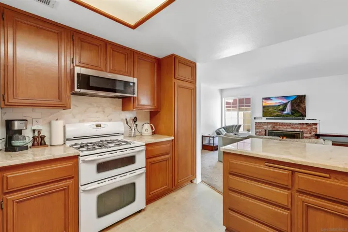 668 Thunderbird Dr, Oceanside, California 92057