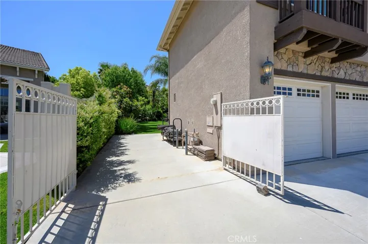 972 Bouquet Circle, Corona, California 92881