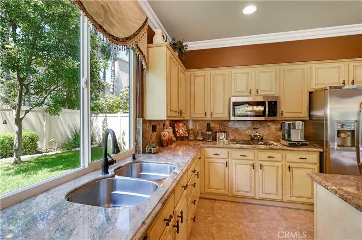 972 Bouquet Circle, Corona, California 92881