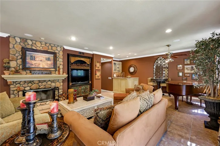 972 Bouquet Circle, Corona, California 92881