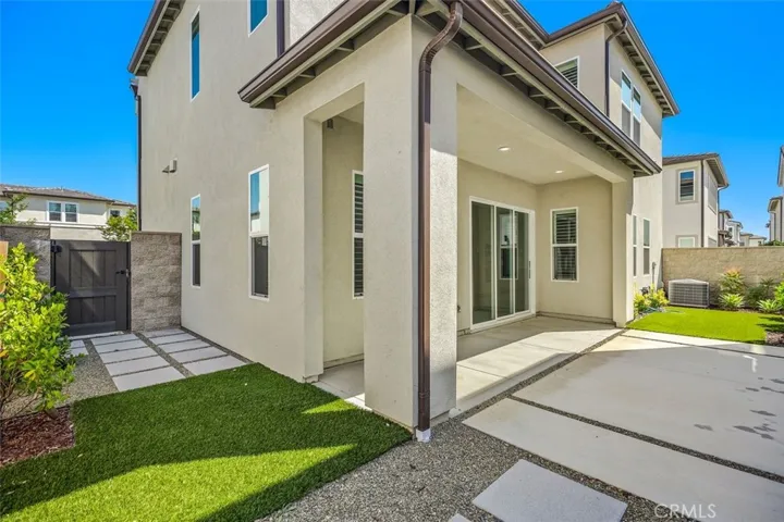 211 Holliston, Lake Forest, California 92630
