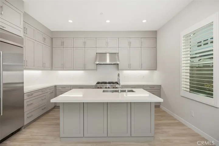 211 Holliston, Lake Forest, California 92630