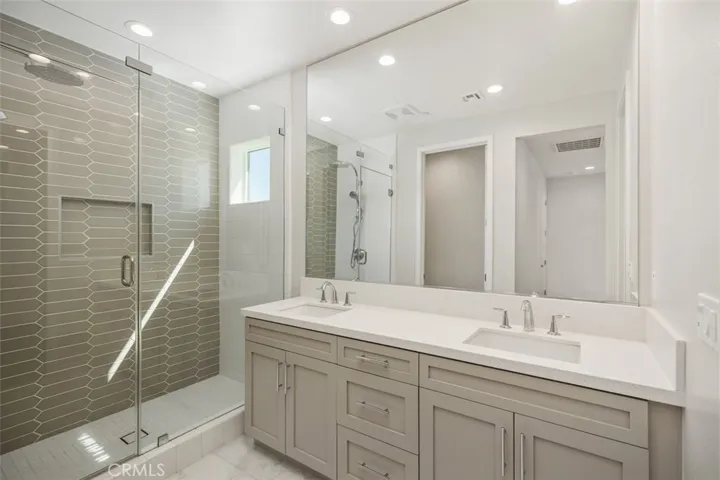 211 Holliston, Lake Forest, California 92630
