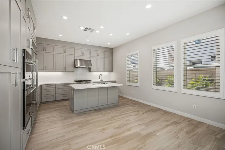 211 Holliston, Lake Forest, California 92630