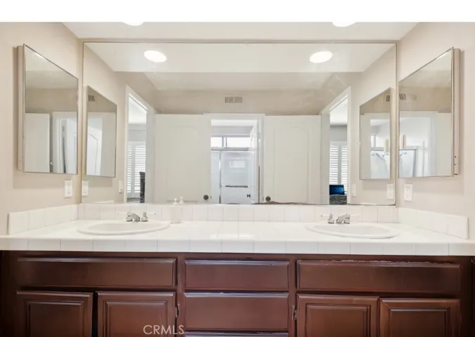 932 S Camerford Lane, Anaheim Hills, California 92808