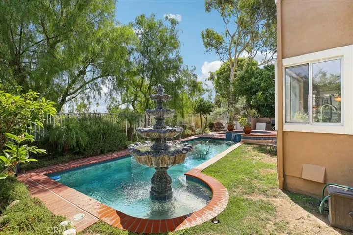 932 S Camerford Lane, Anaheim Hills, California 92808