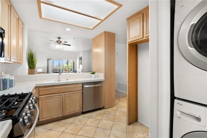 415 Townsquare 212, Huntington Beach, California 92648