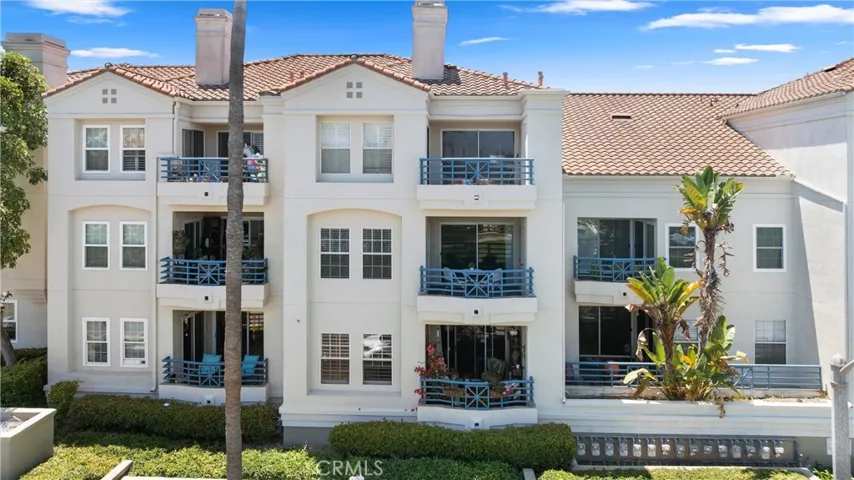 415 Townsquare 212, Huntington Beach, California 92648