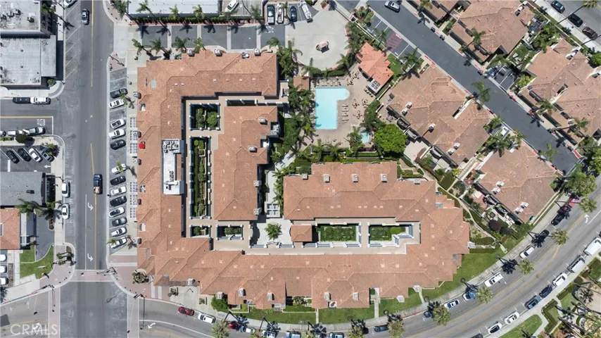 415 Townsquare 212, Huntington Beach, California 92648