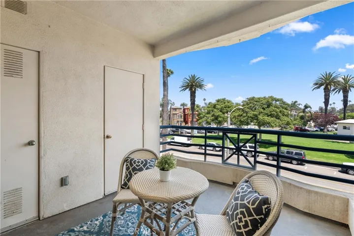 415 Townsquare 212, Huntington Beach, California 92648