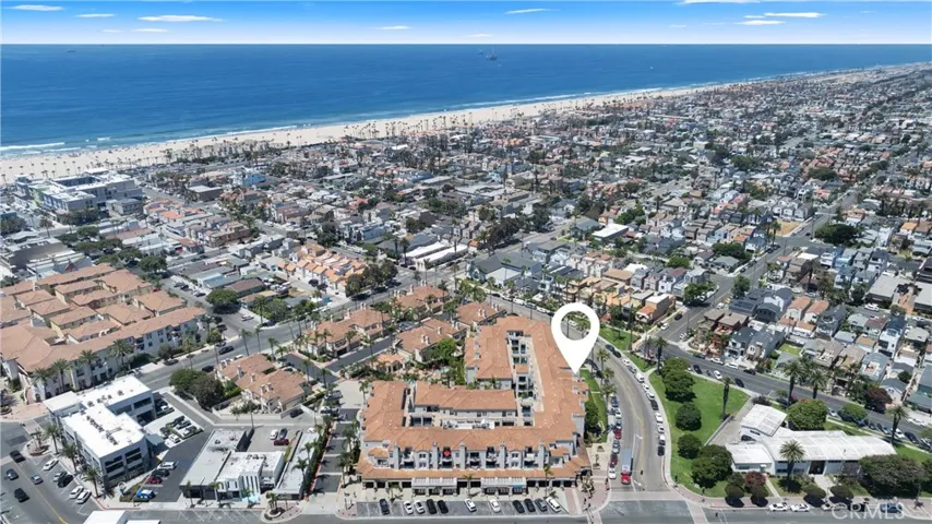415 Townsquare 212, Huntington Beach, California 92648