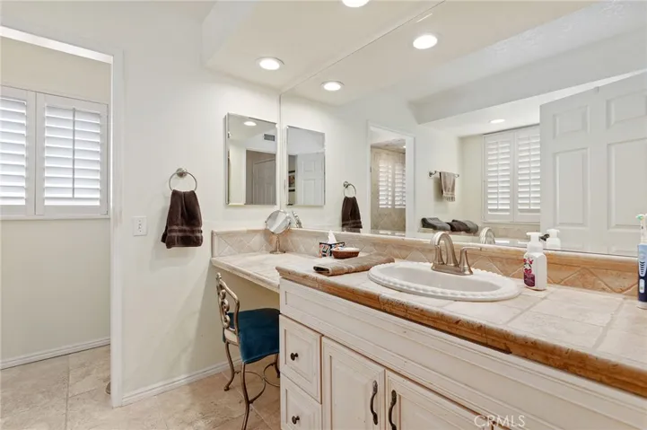 17408 Rainbow Ridge Circle, Granada Hills, California 91344