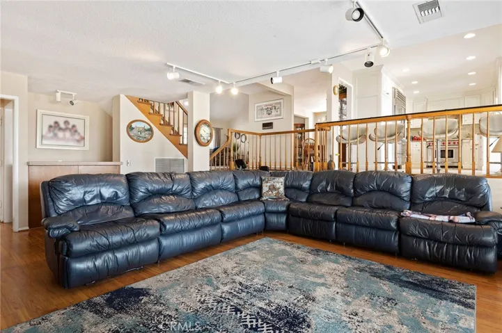 17408 Rainbow Ridge Circle, Granada Hills, California 91344
