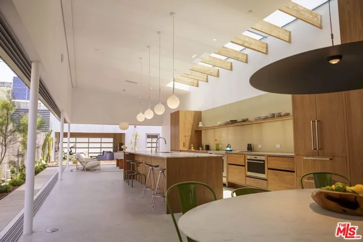 1028 Pleasantview Avenue, Venice, California 90291