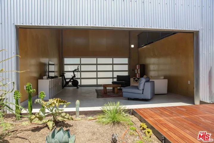 1028 Pleasantview Avenue, Venice, California 90291