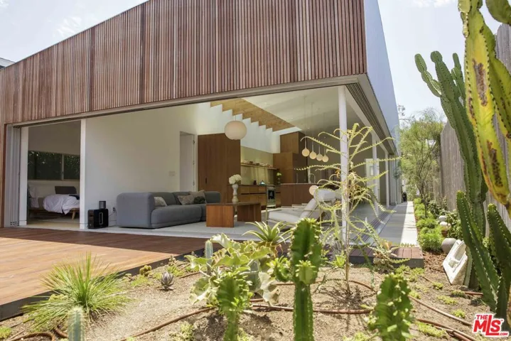 1028 Pleasantview Avenue, Venice, California 90291