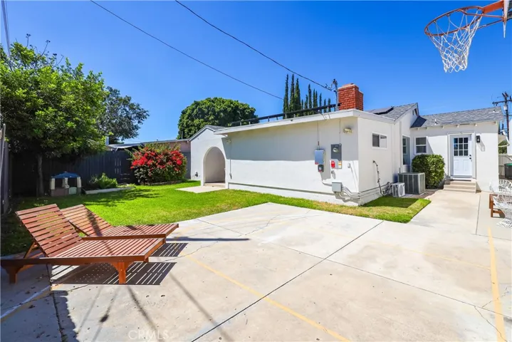 1614 E Palm Avenue, Orange, California 92866